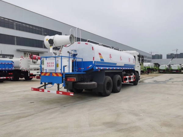 東風(fēng)專底后八輪(20噸)灑水車