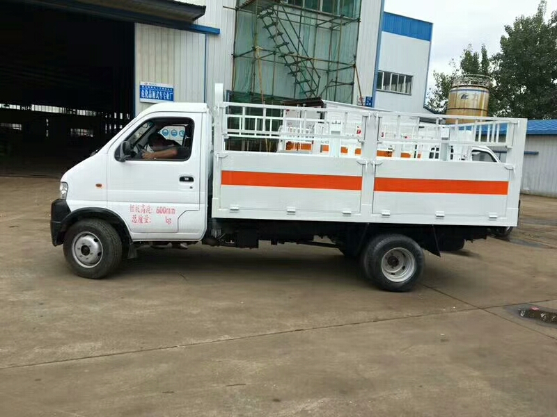 東風(fēng)俊風(fēng)3.3米(藍牌)氣瓶車