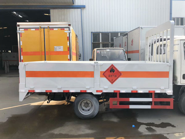 躍進(jìn)3.5米柴油（藍(lán)牌）氣瓶車