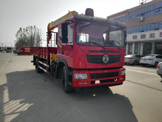 東風T5新款8噸隨車吊