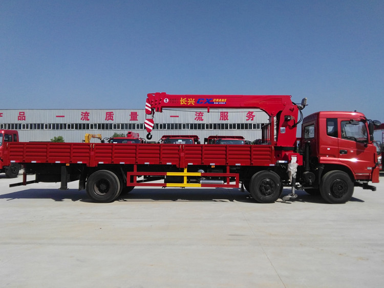 東風專底小三軸隨車吊