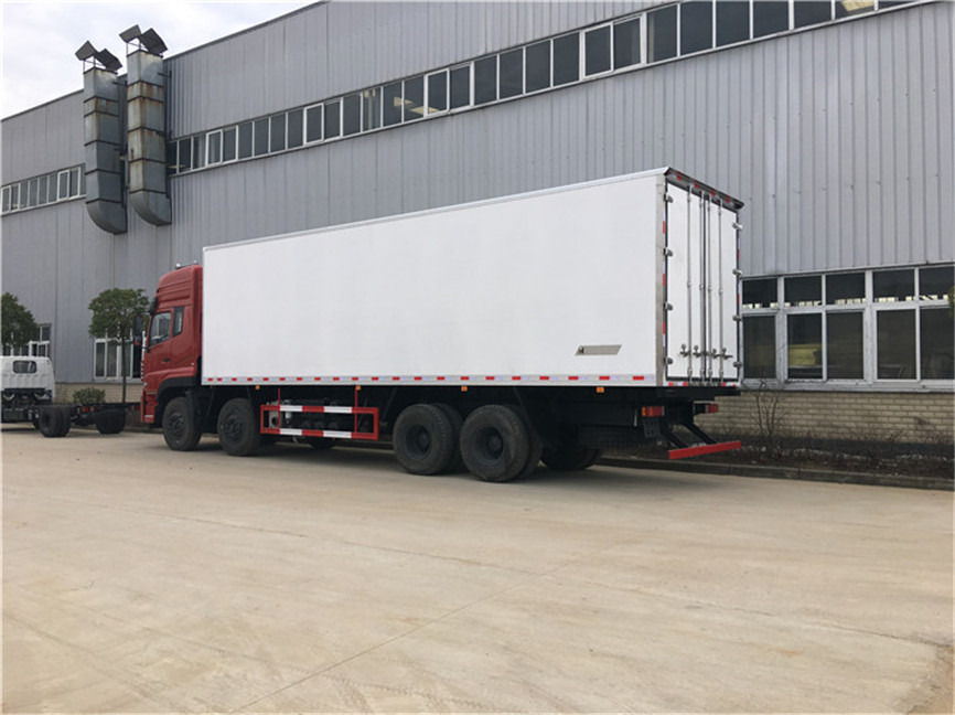 東風(fēng)天龍前四后八高頂 9.6米冷藏車(chē)