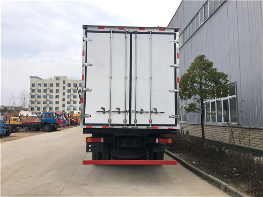 東風(fēng)天龍前四后八高頂 9.6米冷藏車(chē)