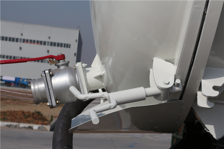 東風153（16方）吸污車