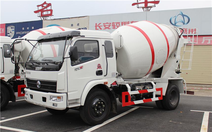 東風(fēng)4方攪拌車