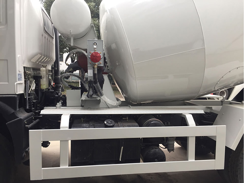 2017款東風(fēng)6方攪拌車(chē)(國(guó)五)