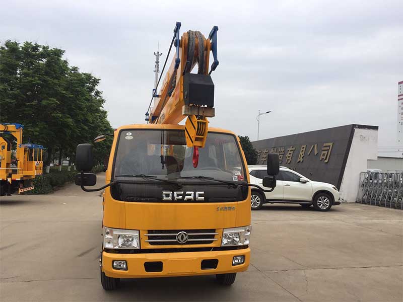 東風雙排16米高空作業(yè)車