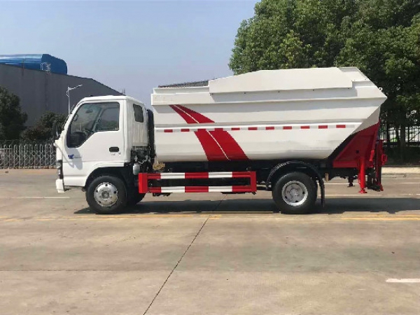 五十鈴100p國(guó)六無(wú)泄漏后高位掛桶壓縮垃圾車