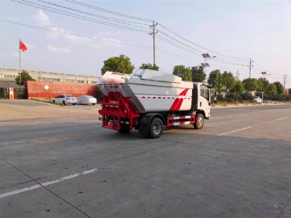 五十鈴100p國(guó)六無(wú)泄漏后高位掛桶壓縮垃圾車