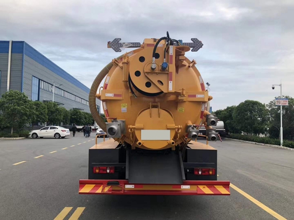 東風天錦清洗吸污車15方(帶副發(fā)) 國六