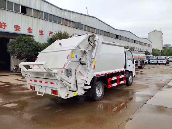 五十鈴100P國六6方壓縮式垃圾車
