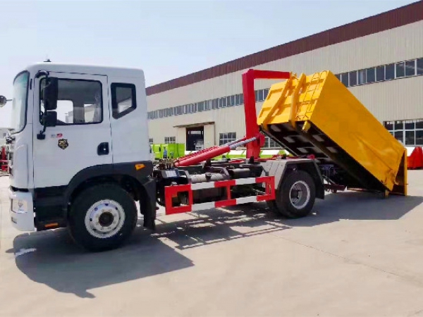 東風(fēng)多利卡D9國(guó)六車(chē)廂可卸(鉤臂)垃圾車(chē)