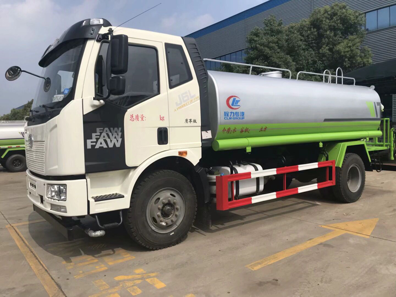 國(guó)六12-15噸解放灑水車