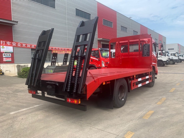 國(guó)六東風(fēng)D3V平板拖車