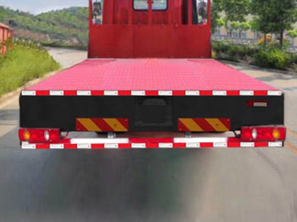 大運后八輪平板運輸車