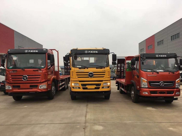 大運后八輪平板運輸車