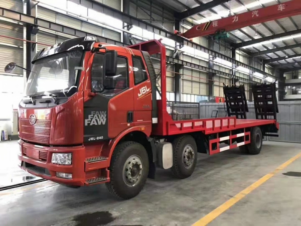 解放J6前四后四挖機(jī)平板拖車
