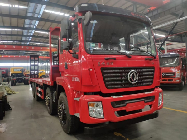 東風(fēng)齊星前四后八挖機(jī)平板拖車