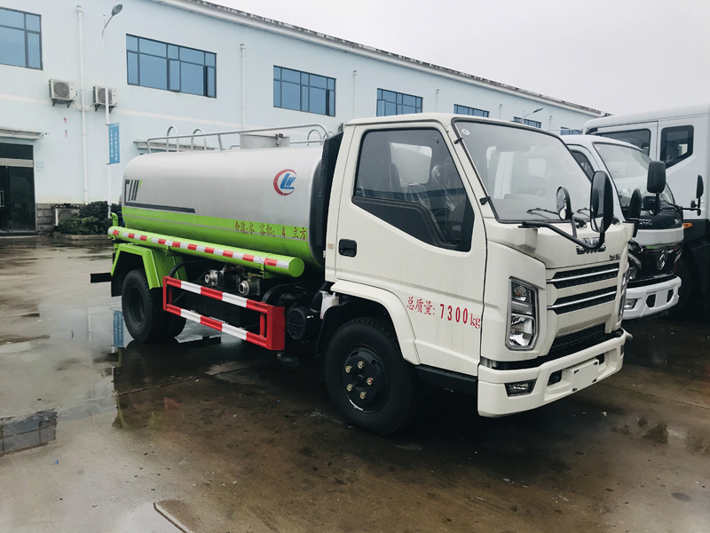 江鈴5噸灑水車廠家價(jià)格