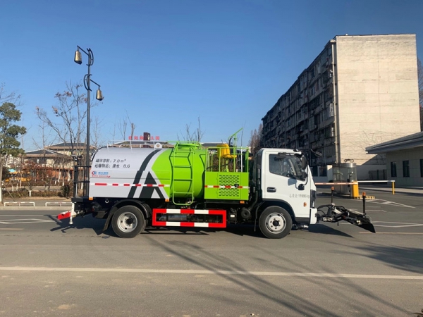 東風(fēng)多利卡8方道路養(yǎng)護(hù)車,清洗車價(jià)格