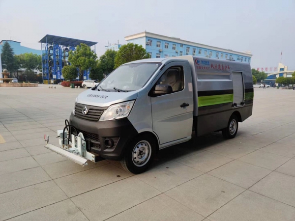 長安2.5方路面養護車，清洗車多少錢