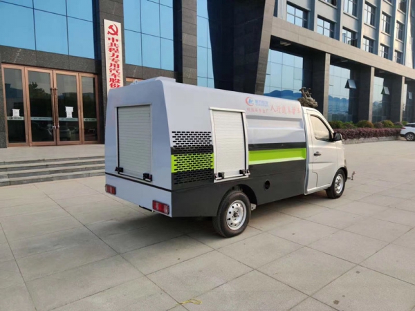 長安2.5方路面養護車，清洗車多少錢