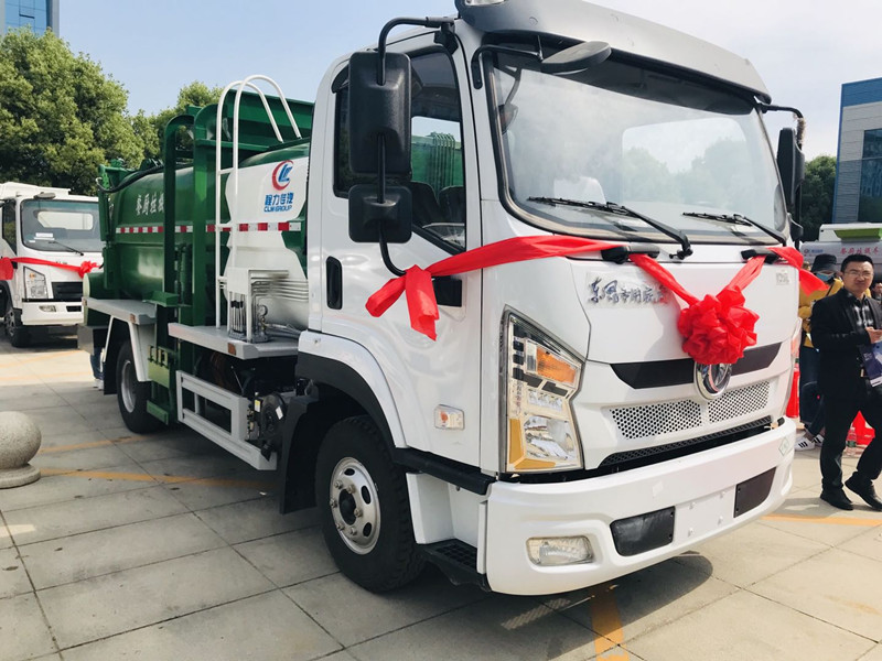 東風(fēng)D1餐廚垃圾車8方罐體