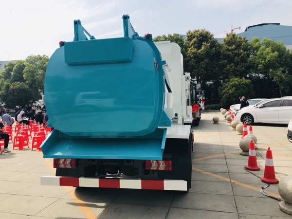 陜汽軒德X9餐廚垃圾車5-8方