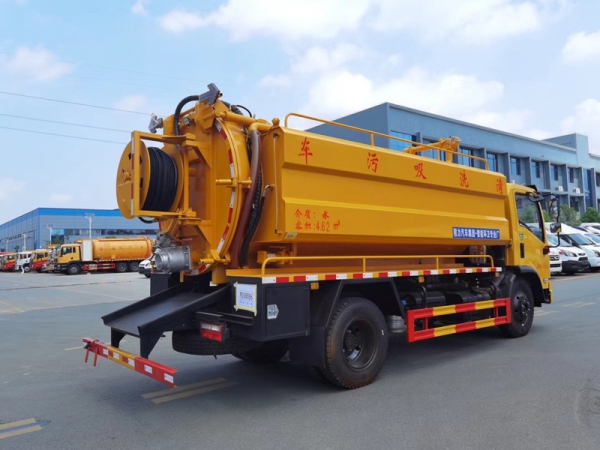 東風福瑞卡12.5方清洗吸污車，聯(lián)合疏通車