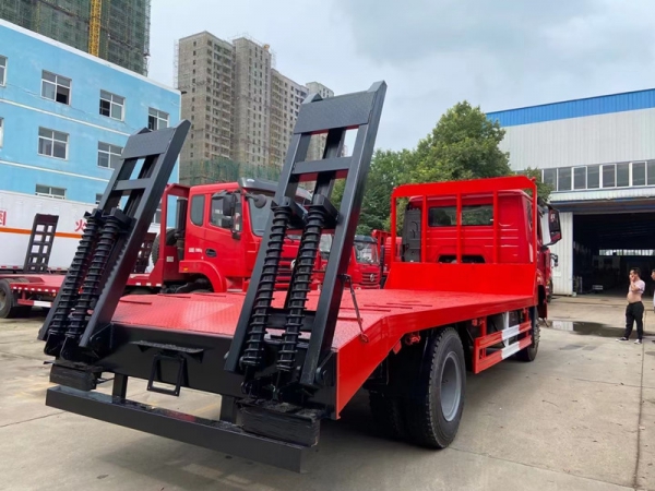 重汽浩瀚國(guó)六平板運(yùn)輸車