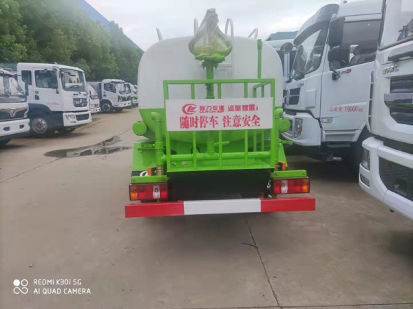 福田小卡5噸藍(lán)牌灑水車