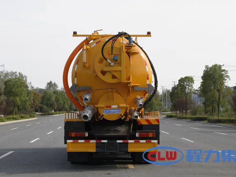 重汽豪沃22方清洗吸污車