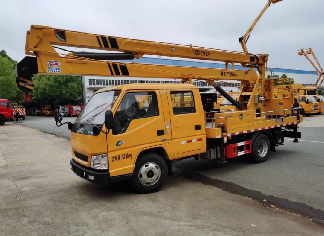 江鈴5062老款 16米折臂高空作業(yè)車(chē)